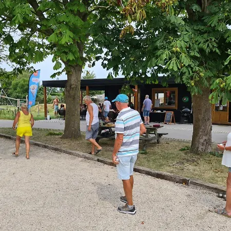 539 Op Recreatiepark De Wielen Chalet
