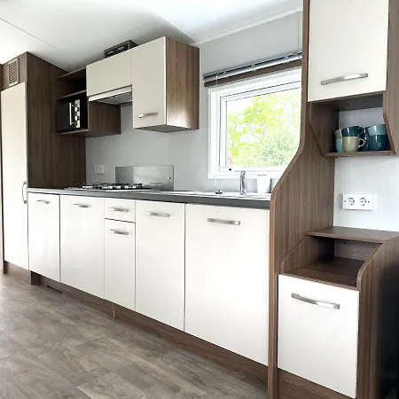 539 Op Recreatiepark De Wielen * Sint Maarten