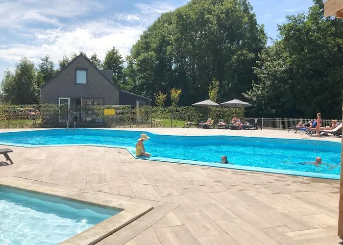 539 Op Recreatiepark De Wielen Шале *